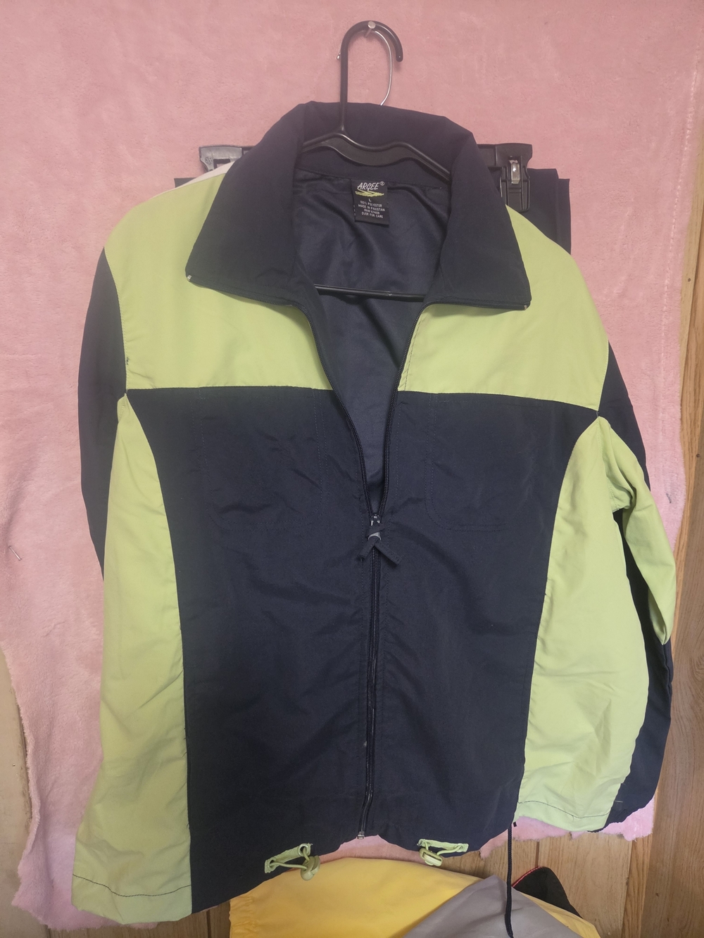 Womens VINTAGE Colorblock Windbreaker Jacket - with Matching  pants. Lime/Black